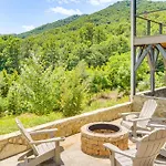 Comfy Asheville Vacation Rental With Hot Tub!